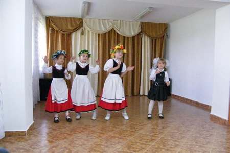 010 Folklore der Kinder der deutschen Schule